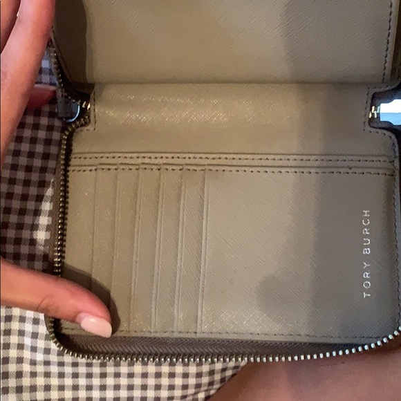 Tory Burch wallet - Picture 2 of 4